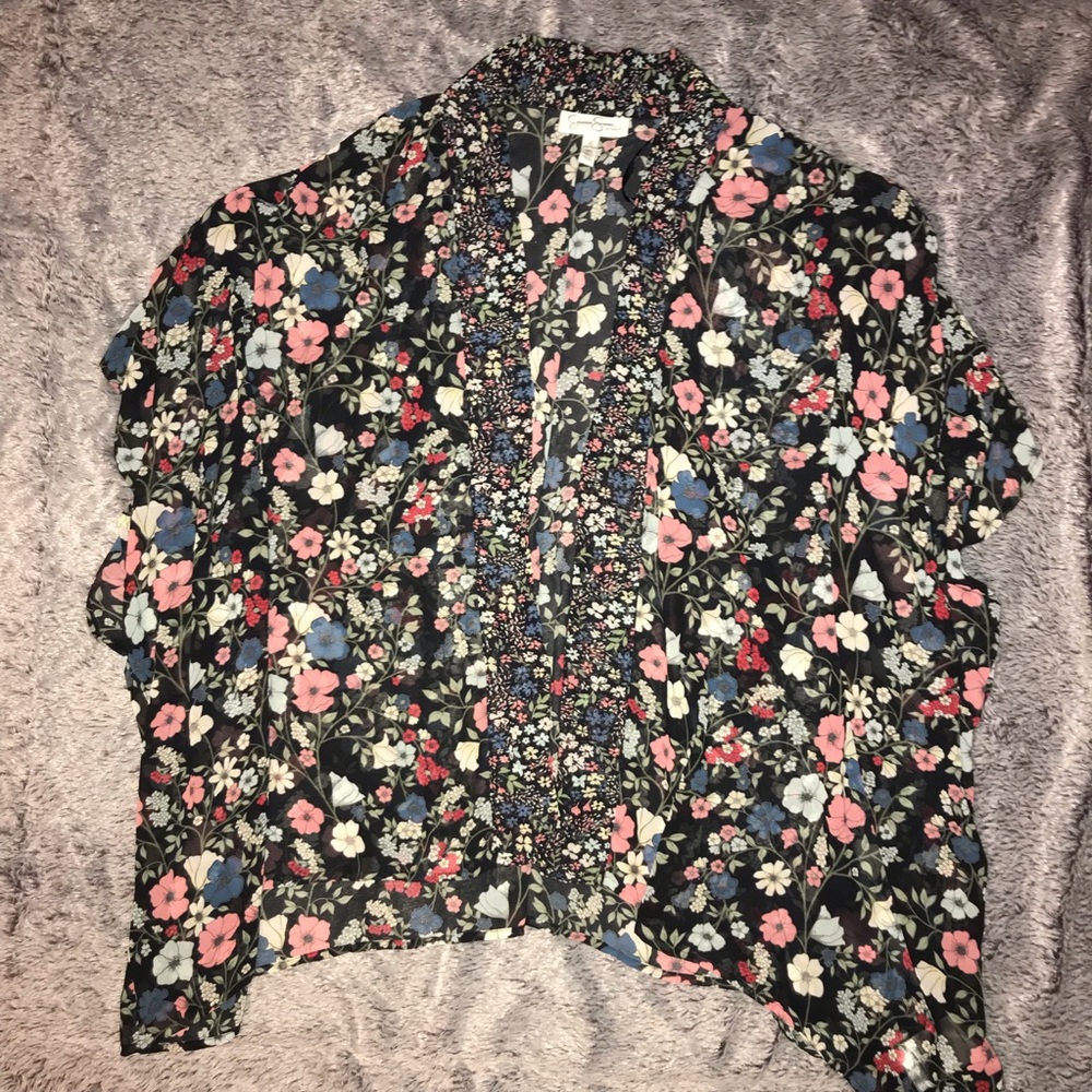 Jessica Simpson maternity kimono